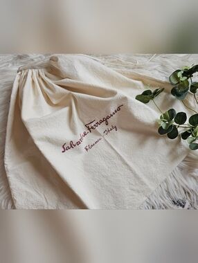 Salvatore Ferragamo (Florence ITALY) Dustbag: VINTAGE